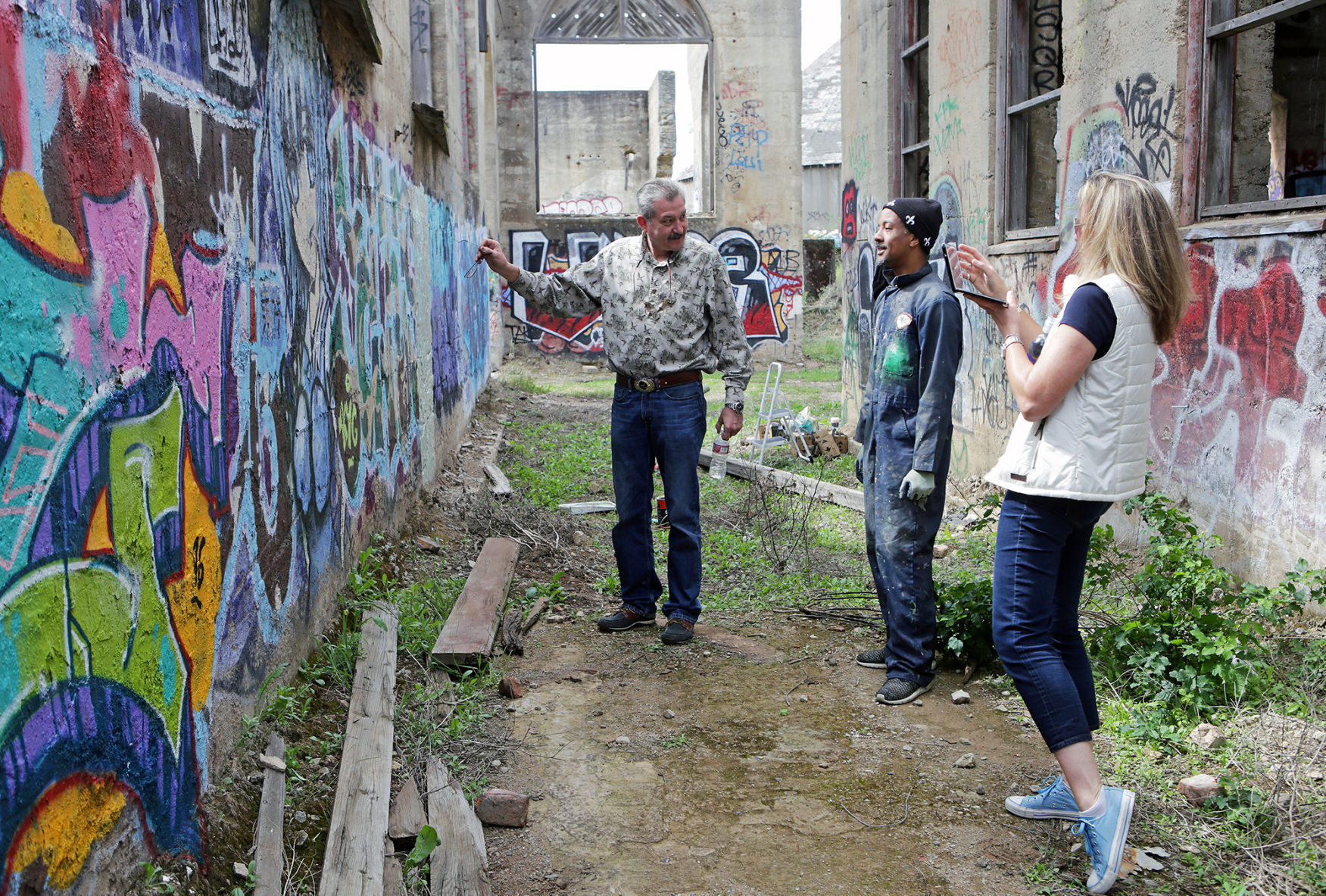 Graffiti tour in American Canyon
